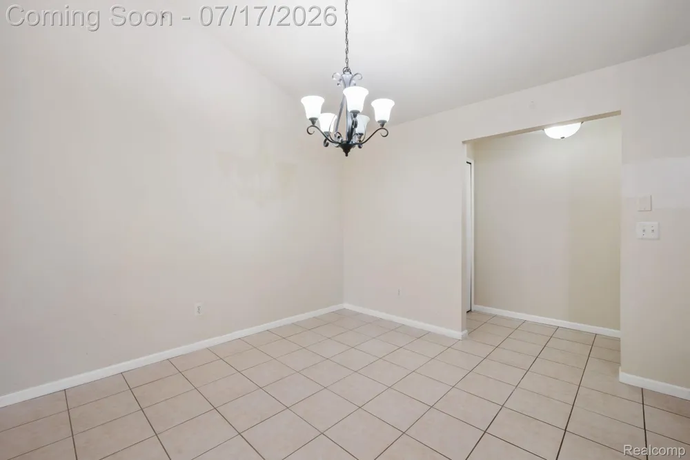 12121 Hidden View Court Utica City, MI 48315