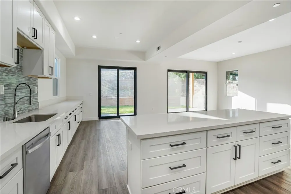 673 Castlehill Walnut, CA 91789
