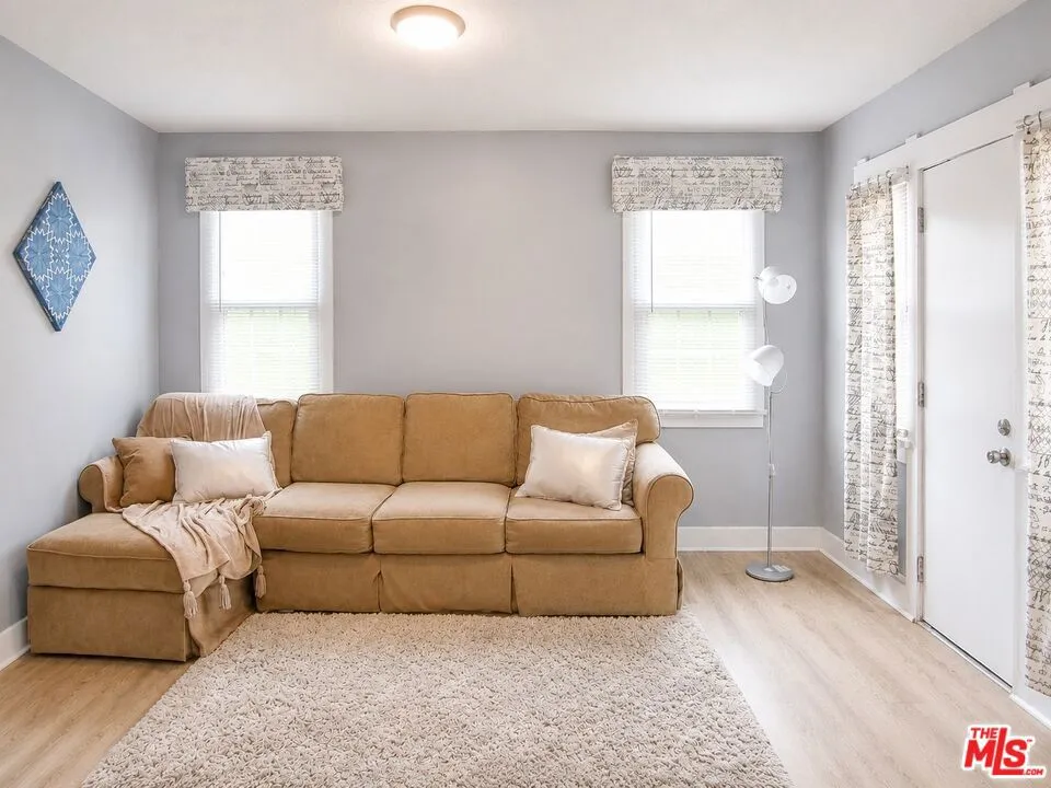 228 W 70th Street Los Angeles, CA 90003