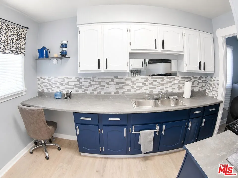 228 W 70th Street Los Angeles, CA 90003