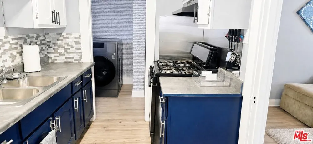 228 W 70th Street Los Angeles, CA 90003