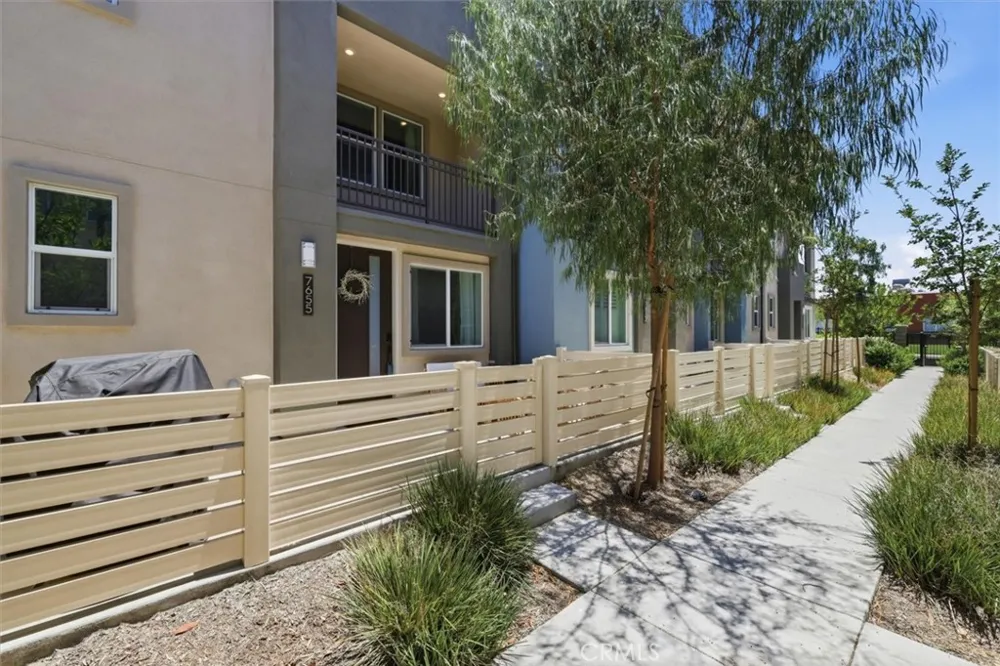 7655 Calvin Lane Gardena, CA 90248