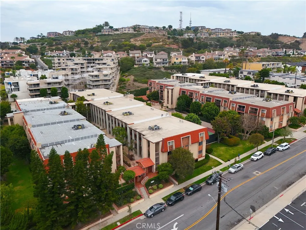 2001 E 21st St #327 Signal Hill, CA 90755