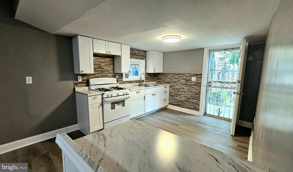 2411 LAWRENCE STREET Philadelphia, PA 19133