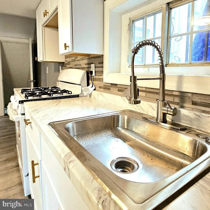 2411 LAWRENCE STREET Philadelphia, PA 19133