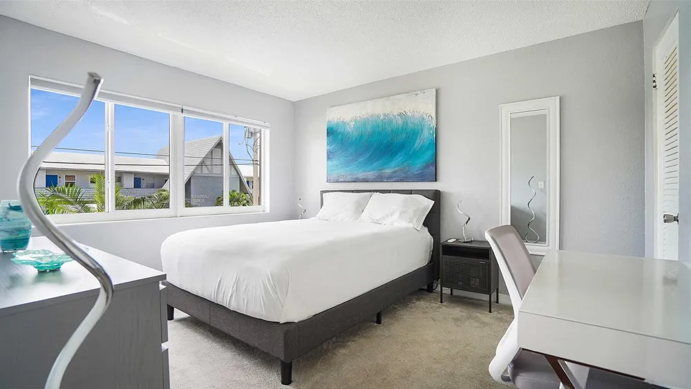 3220 Bayview Drive #202 Fort Lauderdale, FL 33306