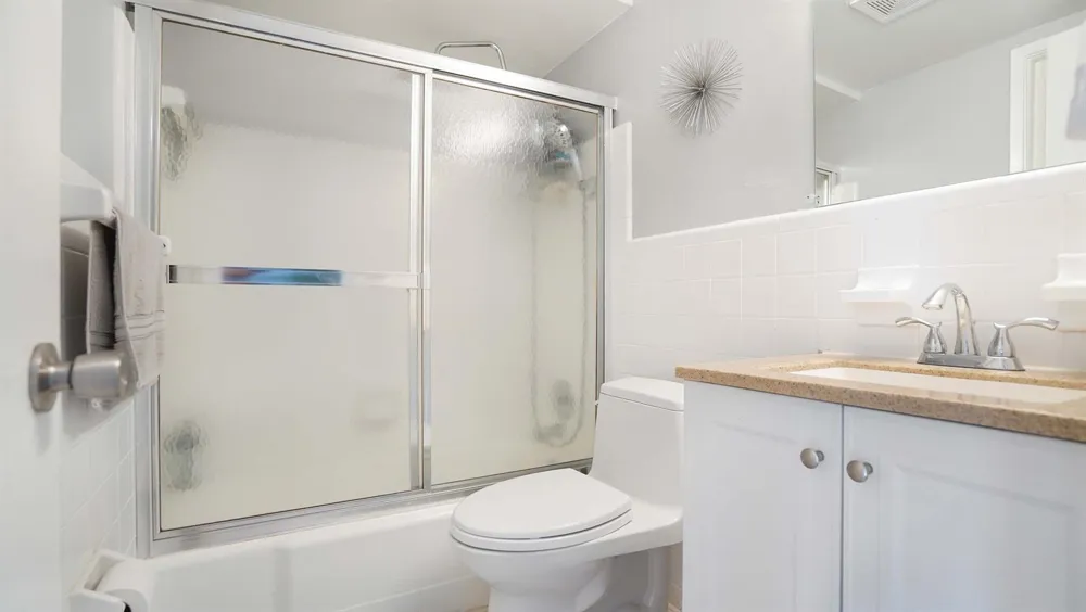 3220 Bayview Drive #202 Fort Lauderdale, FL 33306