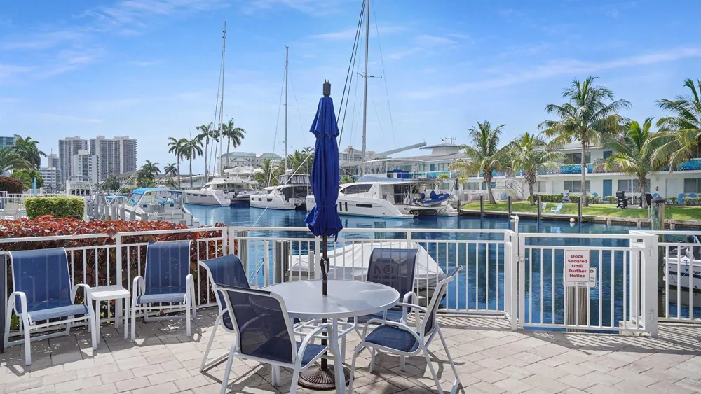 3220 Bayview Drive #202 Fort Lauderdale, FL 33306