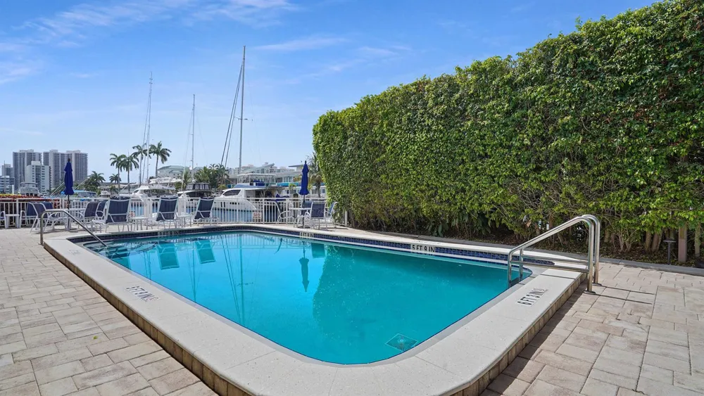 3220 Bayview Drive #202 Fort Lauderdale, FL 33306