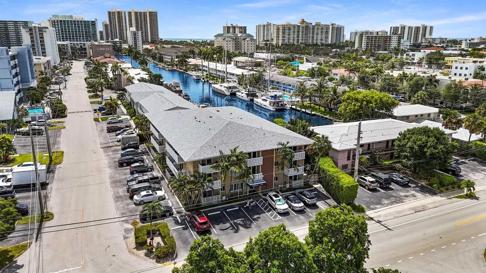 3220 Bayview Drive #202 Fort Lauderdale, FL 33306