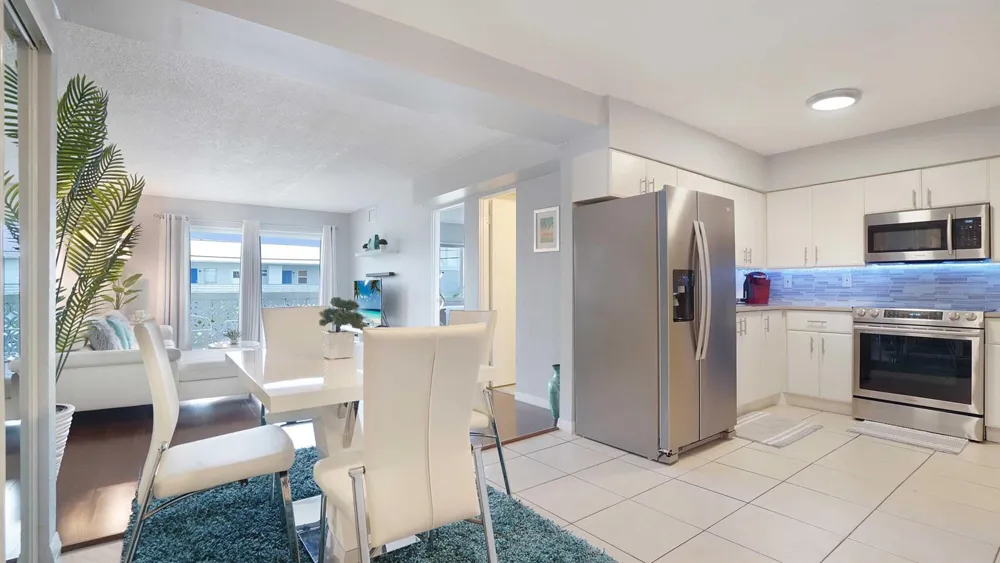 3220 Bayview Drive #202 Fort Lauderdale, FL 33306