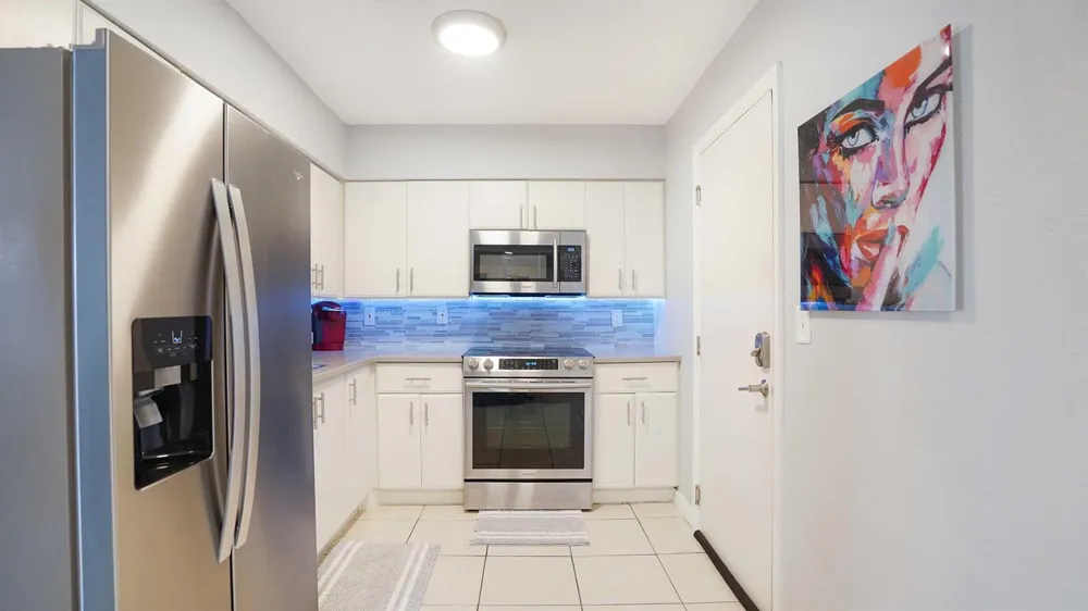 3220 Bayview Drive #202 Fort Lauderdale, FL 33306