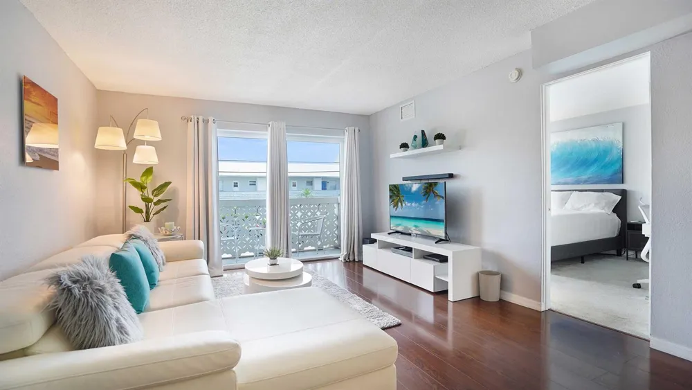 3220 Bayview Drive #202 Fort Lauderdale, FL 33306