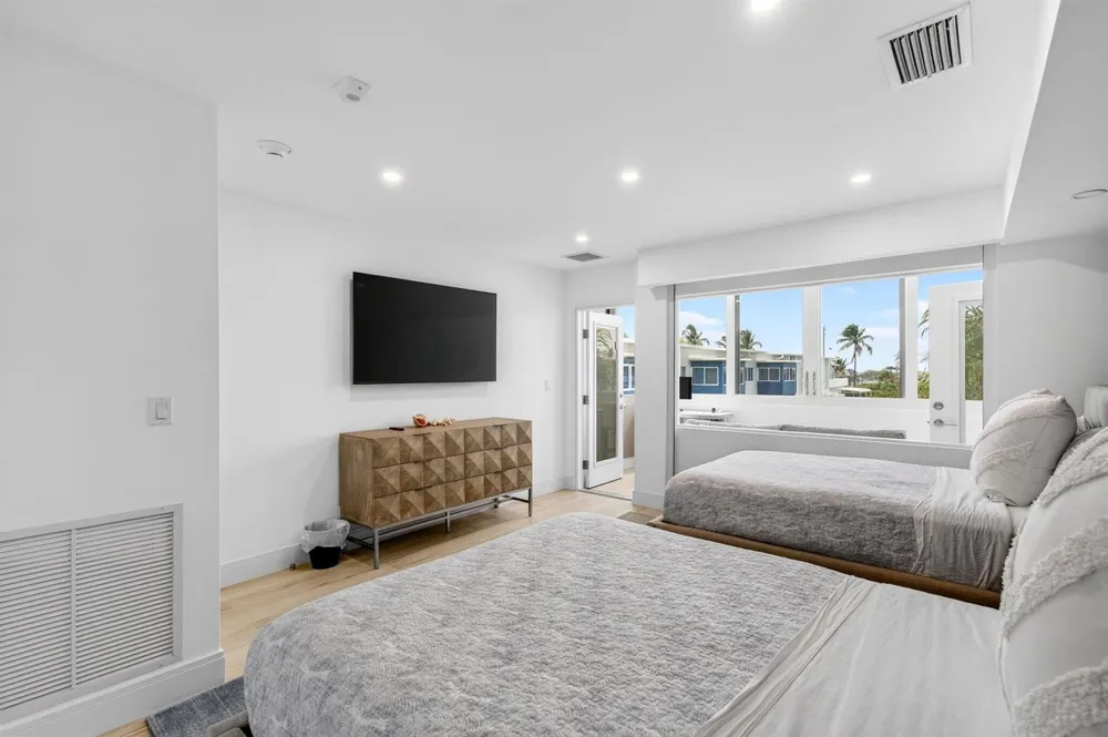 120 OCEAN BOULEVARD #203 Delray Beach, FL 33483