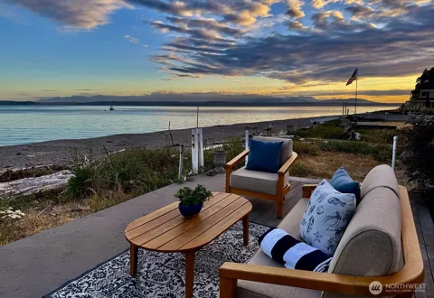 848 Old Beach Road