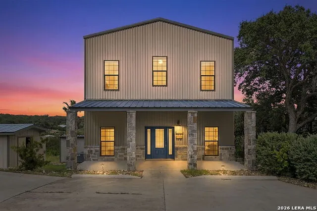 1016 Blue Bill Cove Lakehills, TX 78063