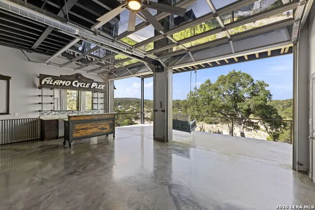 1016 Blue Bill Cove Lakehills, TX 78063