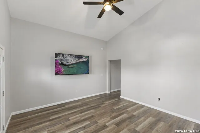 1016 Blue Bill Cove Lakehills, TX 78063