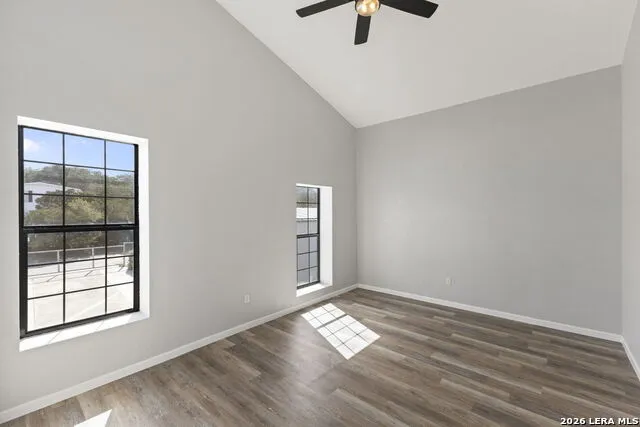 1016 Blue Bill Cove Lakehills, TX 78063