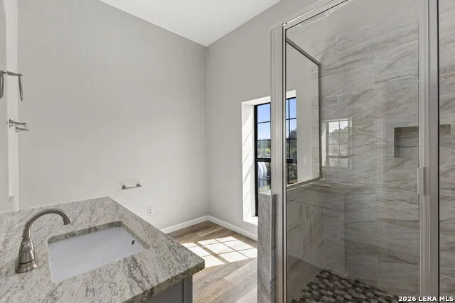1016 Blue Bill Cove Lakehills, TX 78063