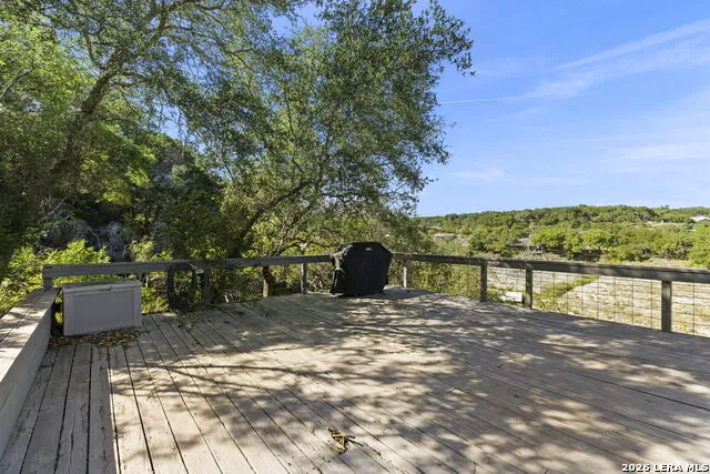 1016 Blue Bill Cove Lakehills, TX 78063
