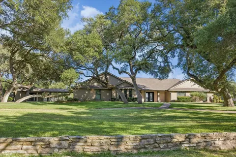 211 Rolling Hill Drive