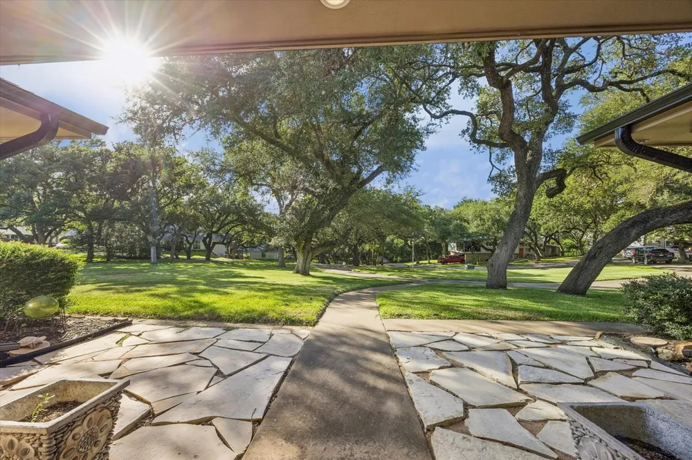 211 Rolling Hill Drive La Grange, TX 78945