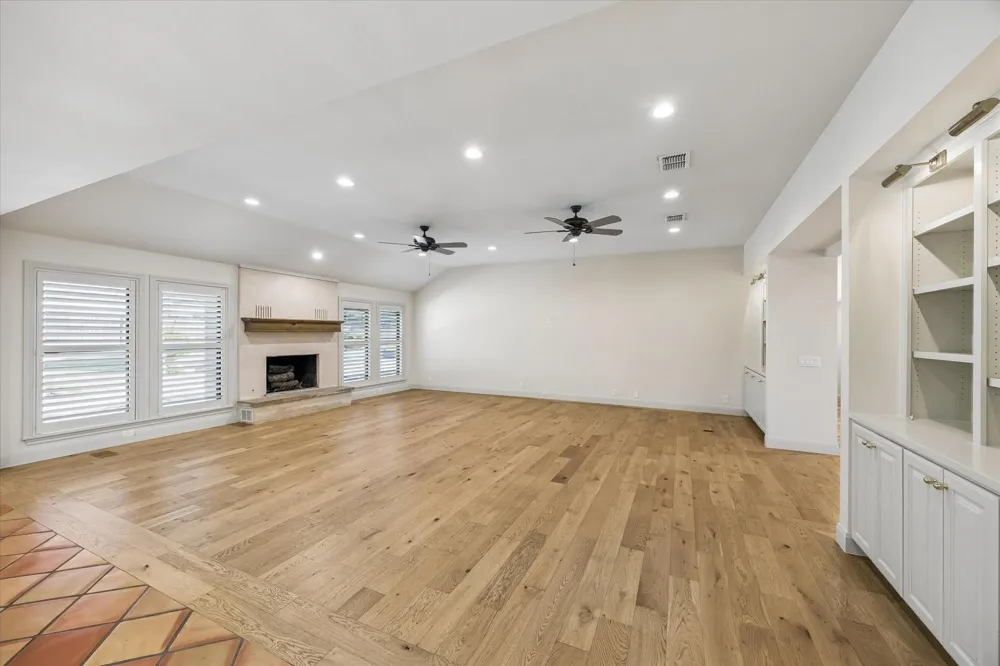 211 Rolling Hill Drive La Grange, TX 78945