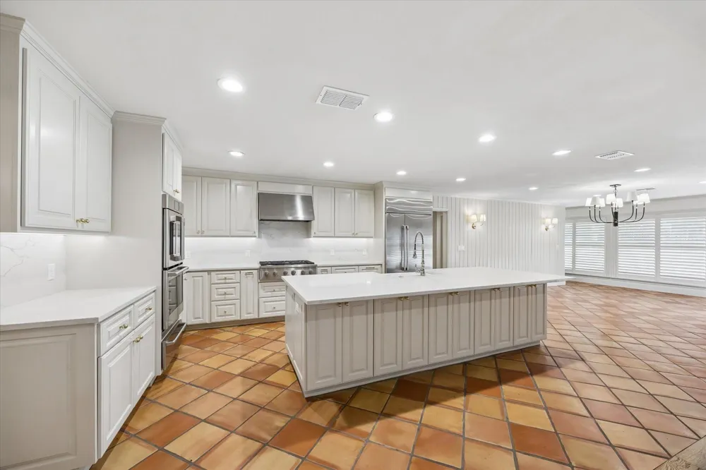 211 Rolling Hill Drive La Grange, TX 78945