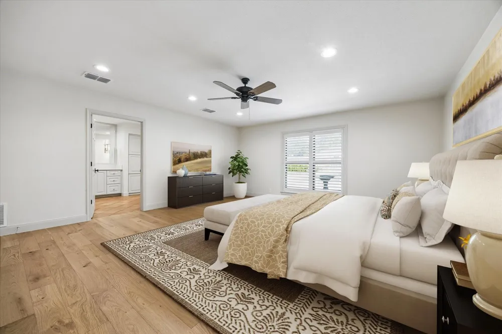 211 Rolling Hill Drive La Grange, TX 78945
