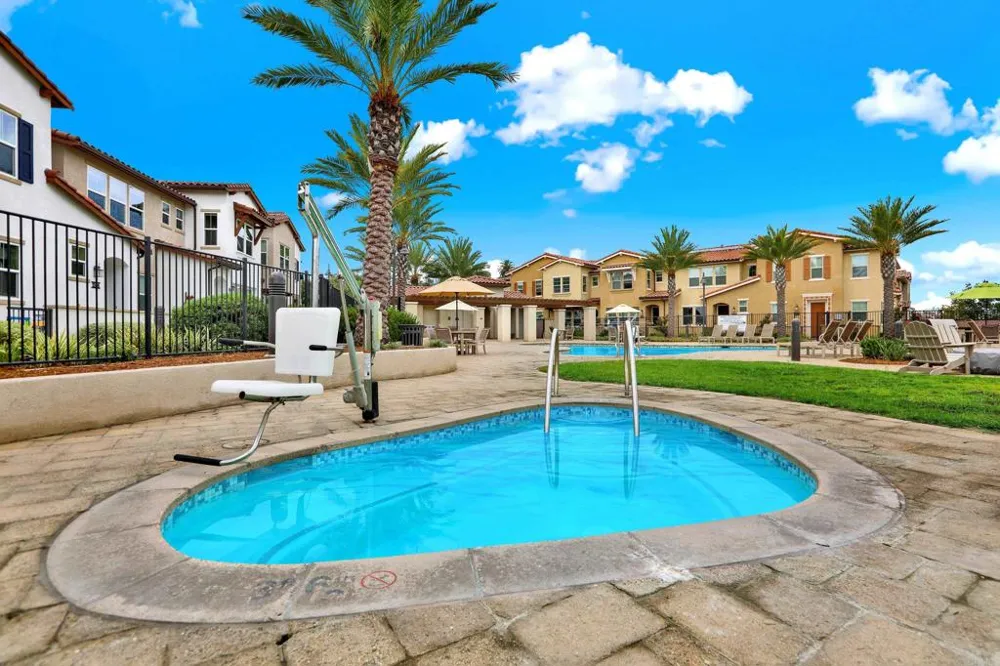 1087 Delpy View Vista, CA 92084