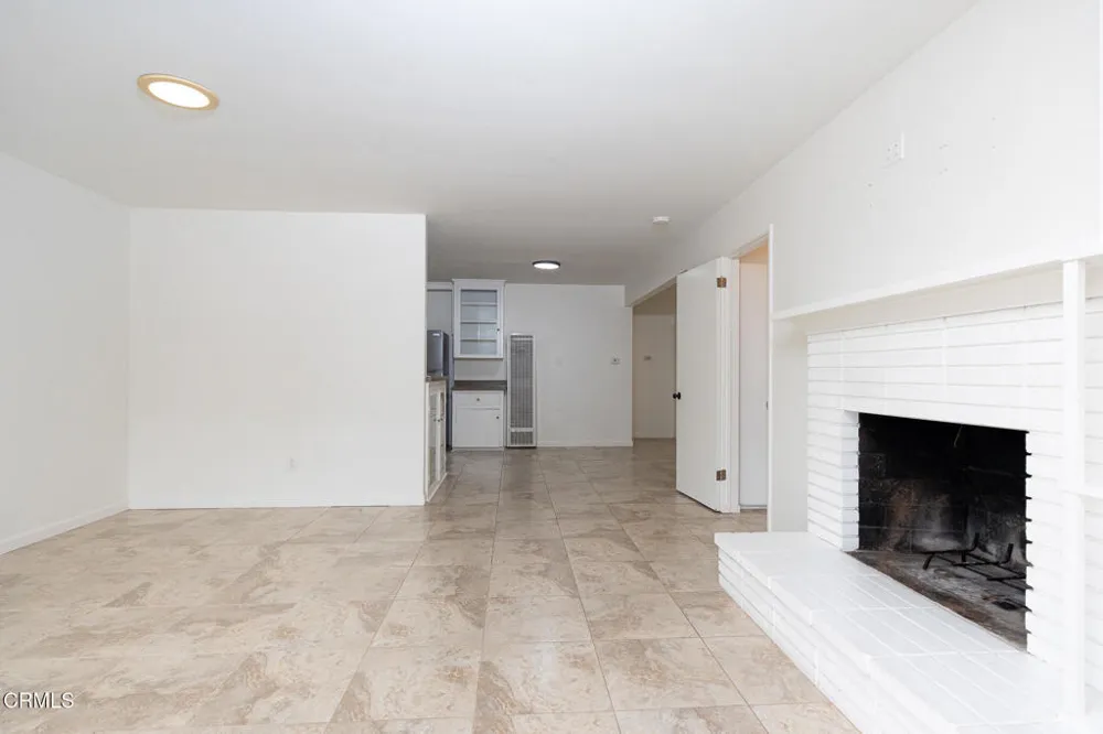 136 Oxnard Avenue Oxnard, CA 93035