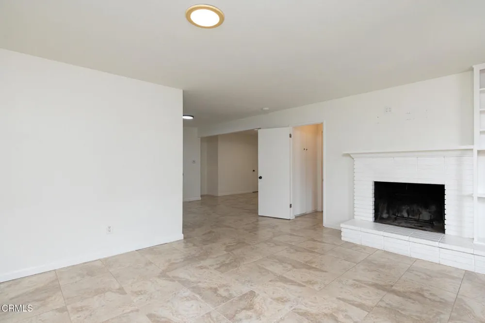 136 Oxnard Avenue Oxnard, CA 93035