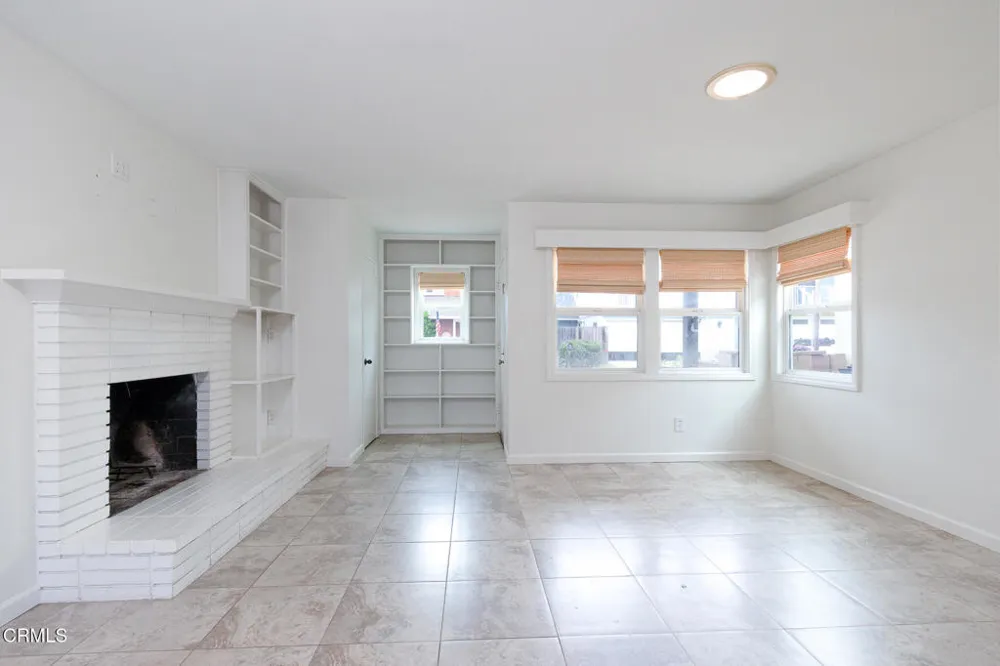136 Oxnard Avenue Oxnard, CA 93035