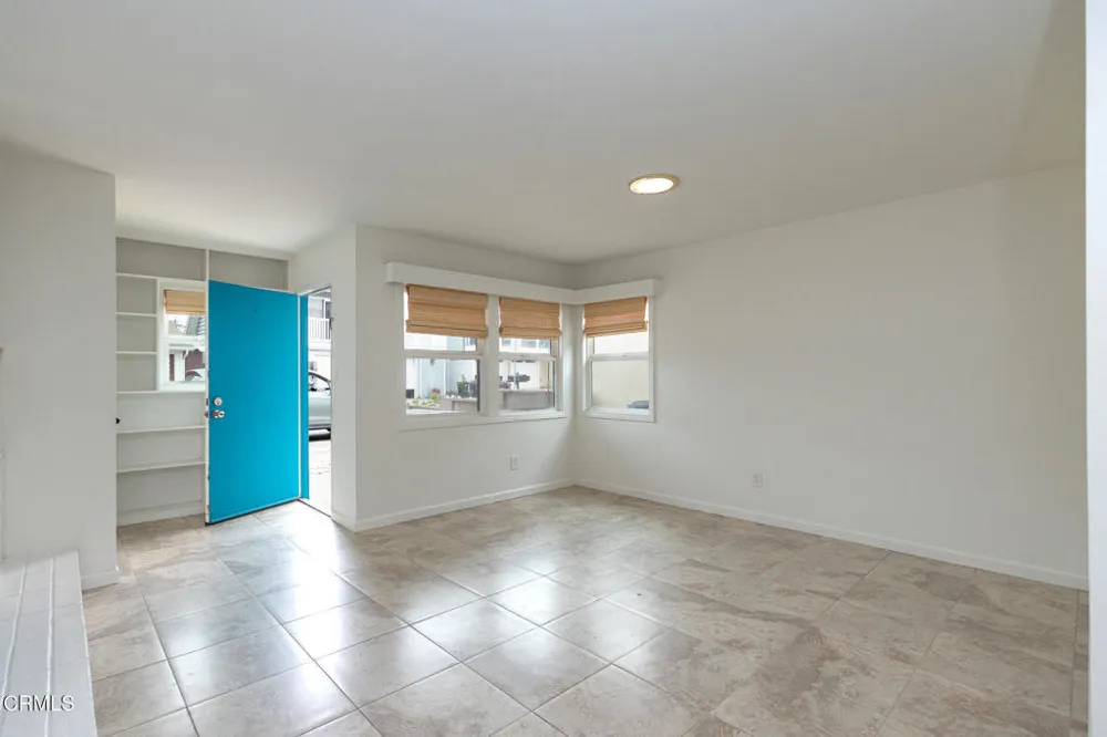 136 Oxnard Avenue Oxnard, CA 93035