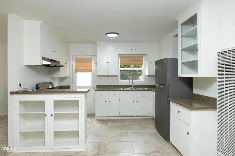 136 Oxnard Avenue Oxnard, CA 93035