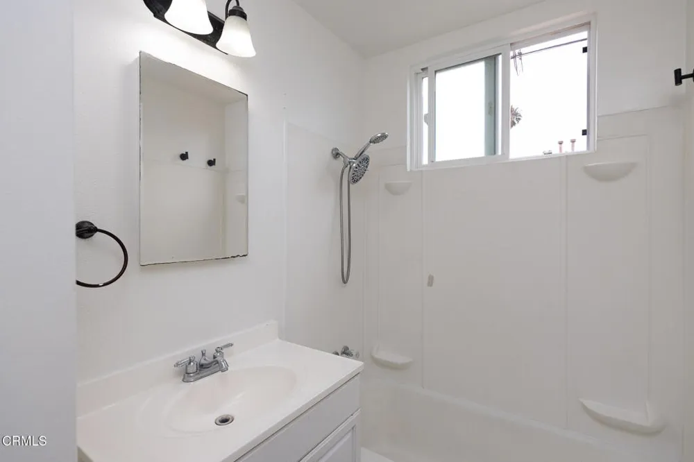 136 Oxnard Avenue Oxnard, CA 93035