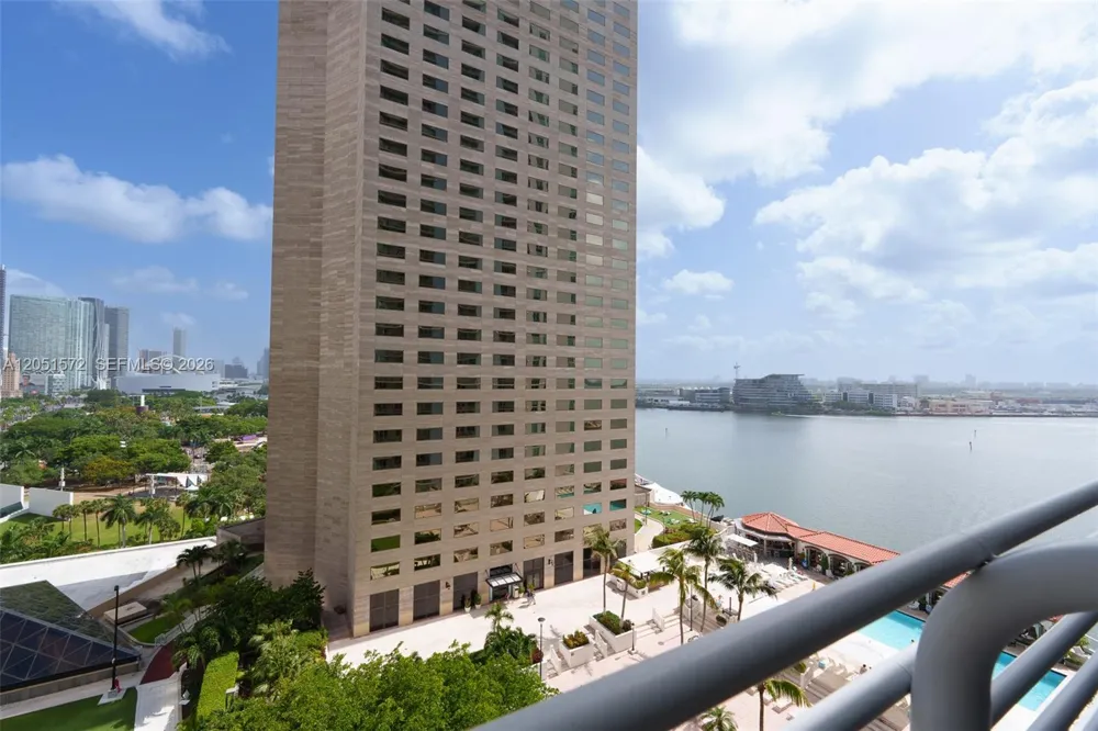 335 S Biscayne Blvd #1600 Miami, FL 33131