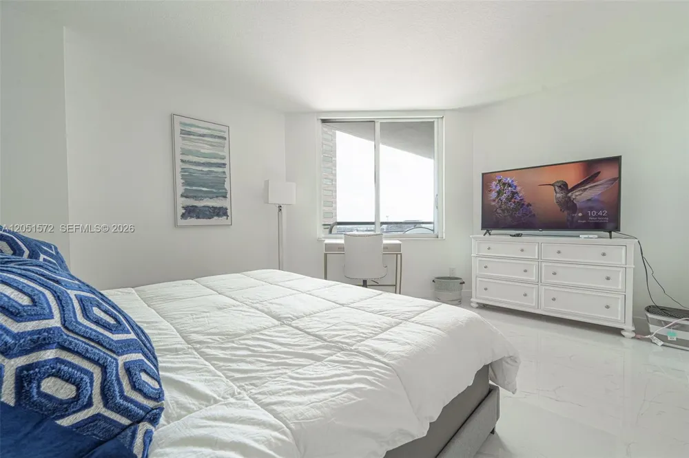 335 S Biscayne Blvd #1600 Miami, FL 33131