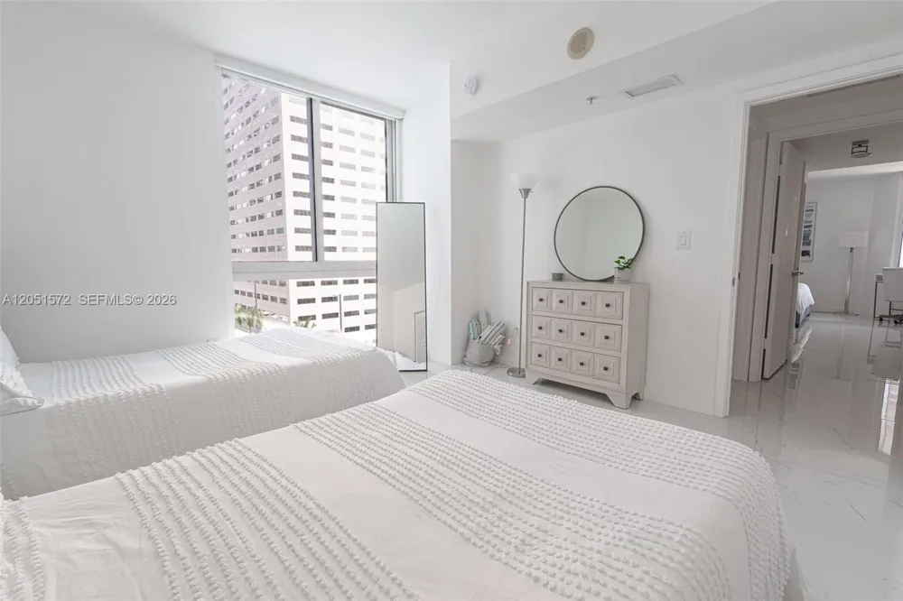 335 S Biscayne Blvd #1600 Miami, FL 33131