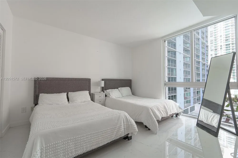 335 S Biscayne Blvd #1600 Miami, FL 33131