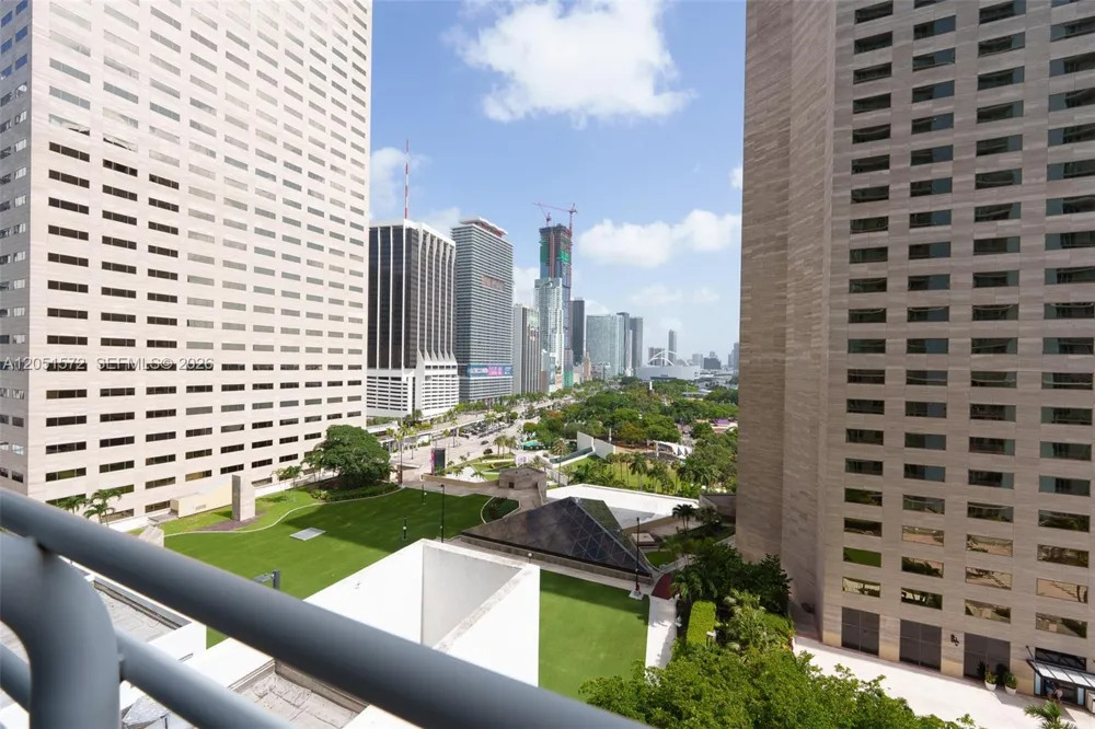 335 S Biscayne Blvd #1600 Miami, FL 33131