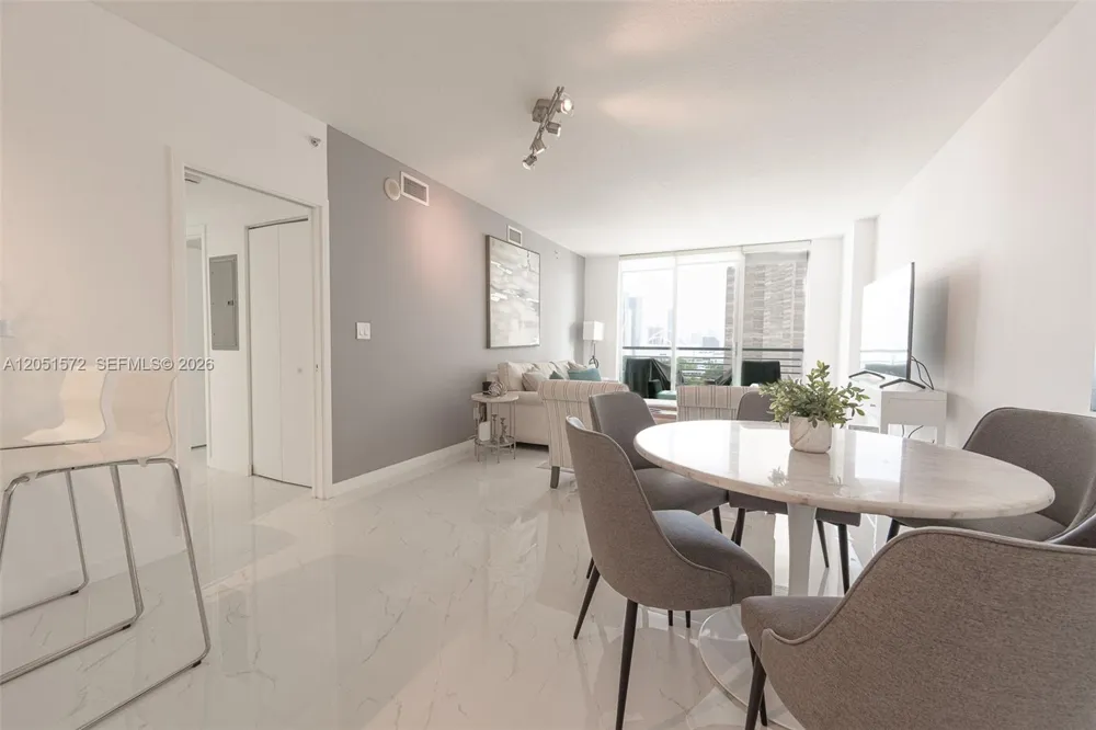 335 S Biscayne Blvd #1600 Miami, FL 33131