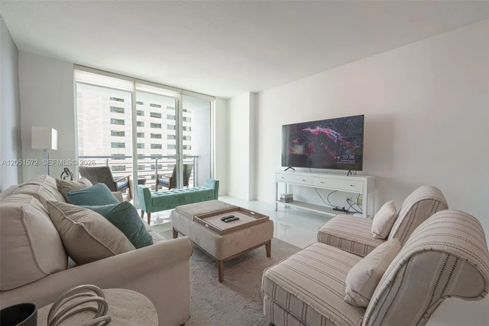 335 S Biscayne Blvd #1600 Miami, FL 33131