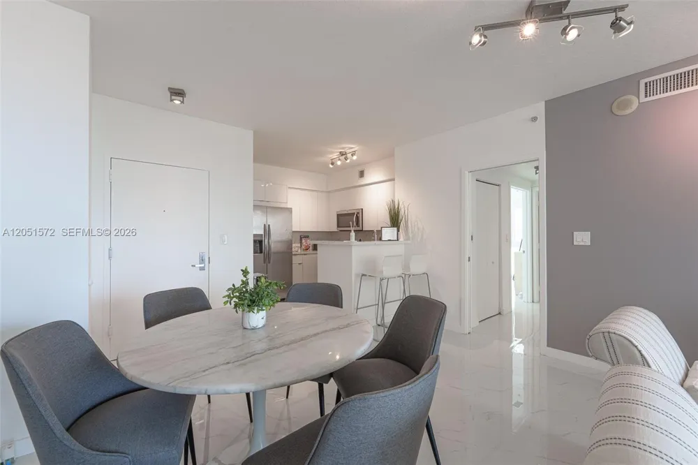 335 S Biscayne Blvd #1600 Miami, FL 33131
