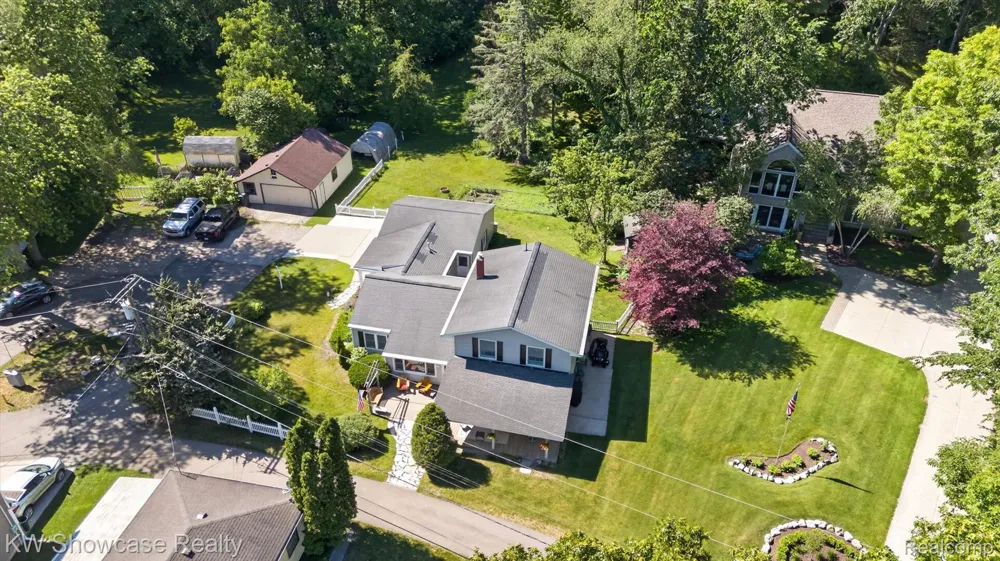 612 Sunrise Park Genoa Township, MI 48843