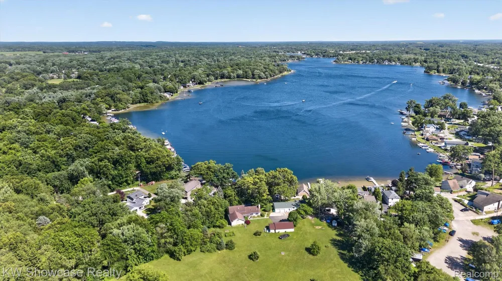 612 Sunrise Park Genoa Township, MI 48843