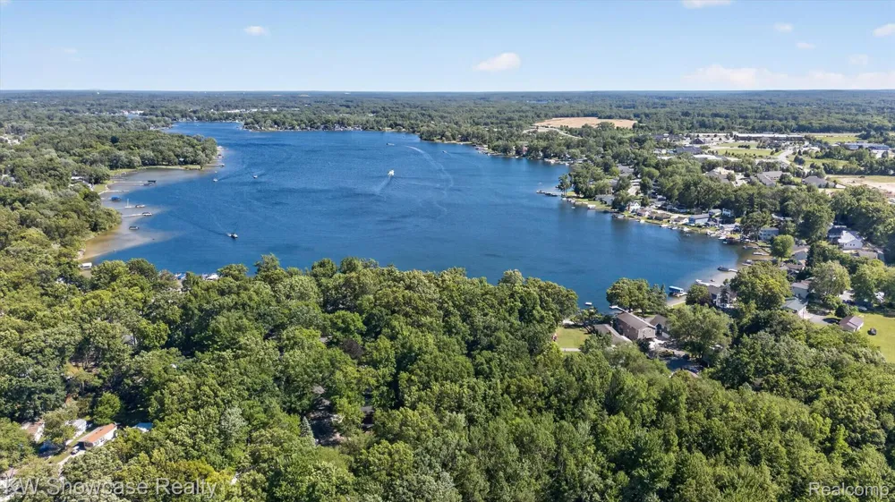 612 Sunrise Park Genoa Township, MI 48843