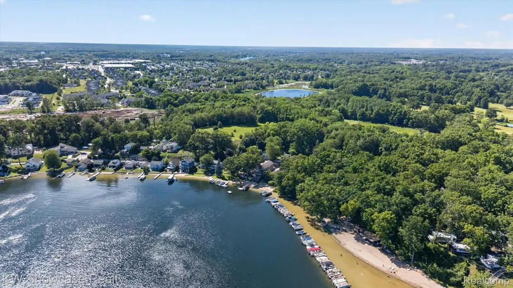 612 Sunrise Park Genoa Township, MI 48843