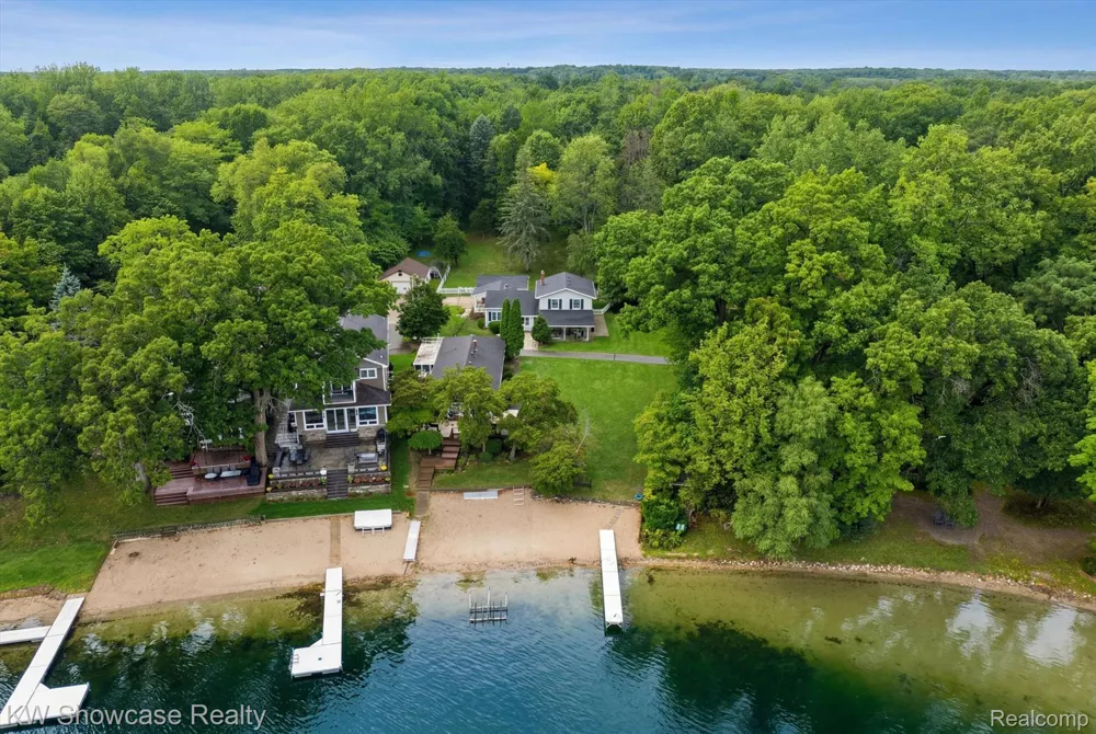 612 Sunrise Park Genoa Township, MI 48843